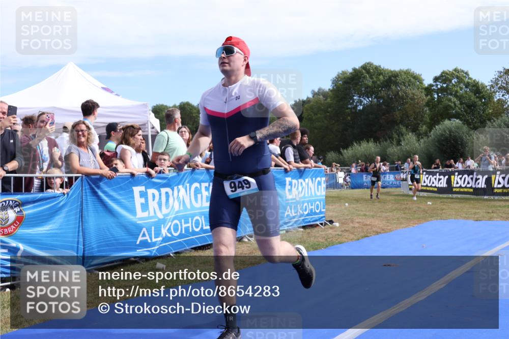 31.08.2025 - Elbe Triathlon Hamburg Strokosch-Dieckow http://msf.ph/oto/8654283 31.08.2025 11:33:56 Ziel 704, 949, 1255 meine-sportfotos.de