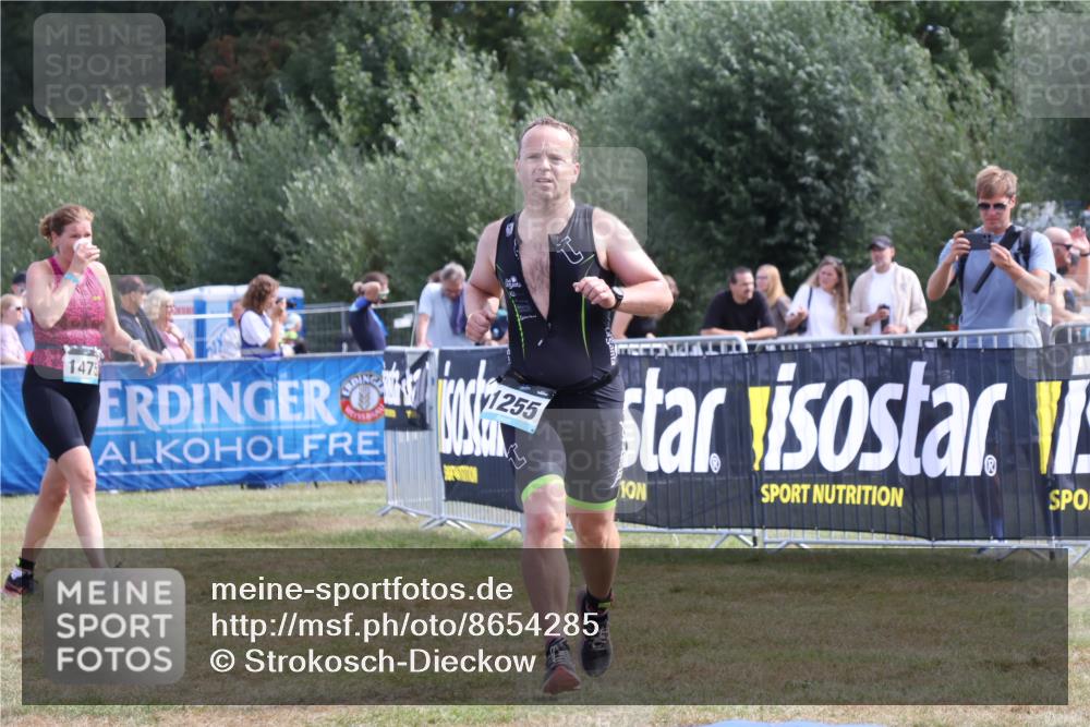 31.08.2025 - Elbe Triathlon Hamburg Strokosch-Dieckow http://msf.ph/oto/8654285 31.08.2025 11:33:59 Ziel 949, 1255 meine-sportfotos.de