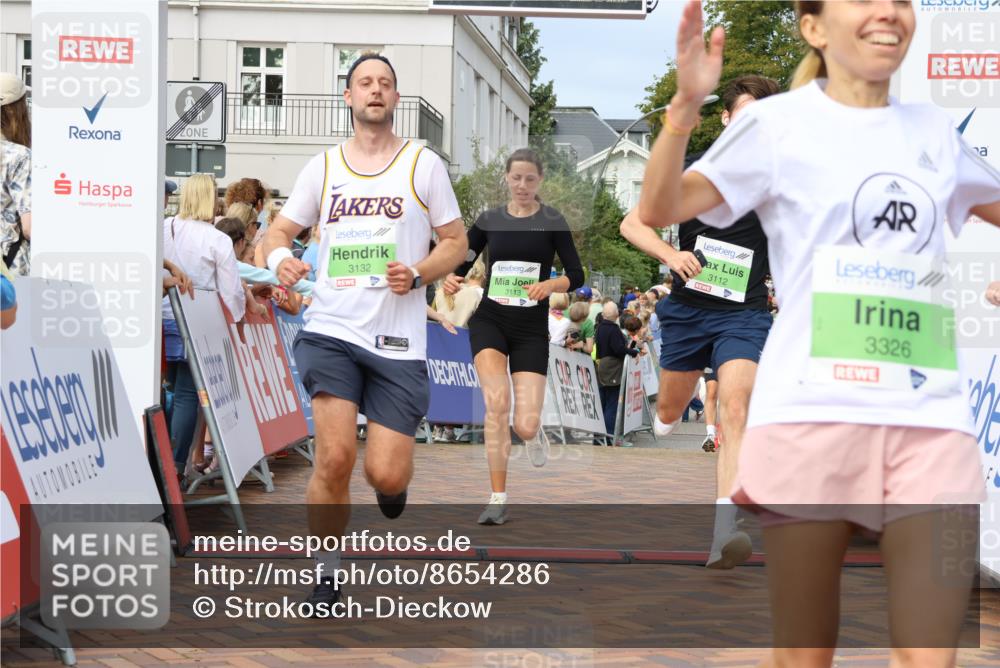 31.08.2025 - 21. Blankeneser Heldenlauf Strokosch-Dieckow http://msf.ph/oto/8654286 31.08.2025 11:04:40 Ziel 3132, 3113, 3112, 3697, 3326, 3017 meine-sportfotos.de