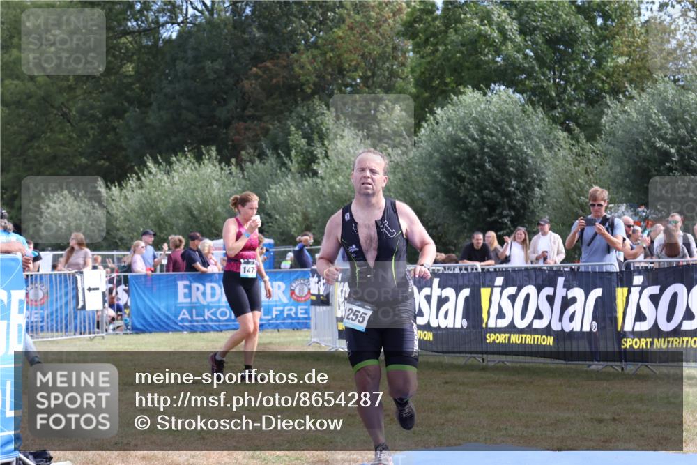 31.08.2025 - Elbe Triathlon Hamburg Strokosch-Dieckow http://msf.ph/oto/8654287 31.08.2025 11:34:00 Ziel 949, 1255 meine-sportfotos.de