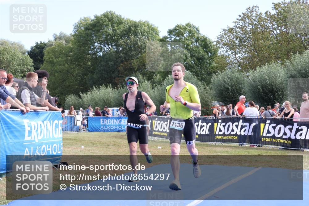 31.08.2025 - Elbe Triathlon Hamburg Strokosch-Dieckow http://msf.ph/oto/8654297 31.08.2025 11:34:14 Ziel 830, 1135, 1192 meine-sportfotos.de
