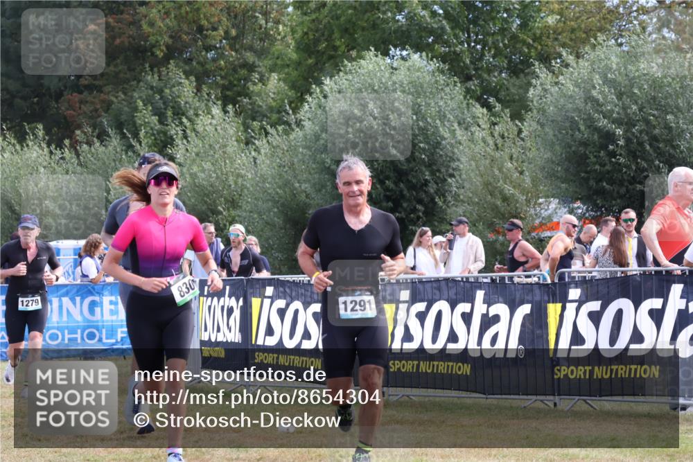 31.08.2025 - Elbe Triathlon Hamburg Strokosch-Dieckow http://msf.ph/oto/8654304 31.08.2025 11:34:20 Ziel 830, 1135, 1159, 1192, 1279, 1291 meine-sportfotos.de