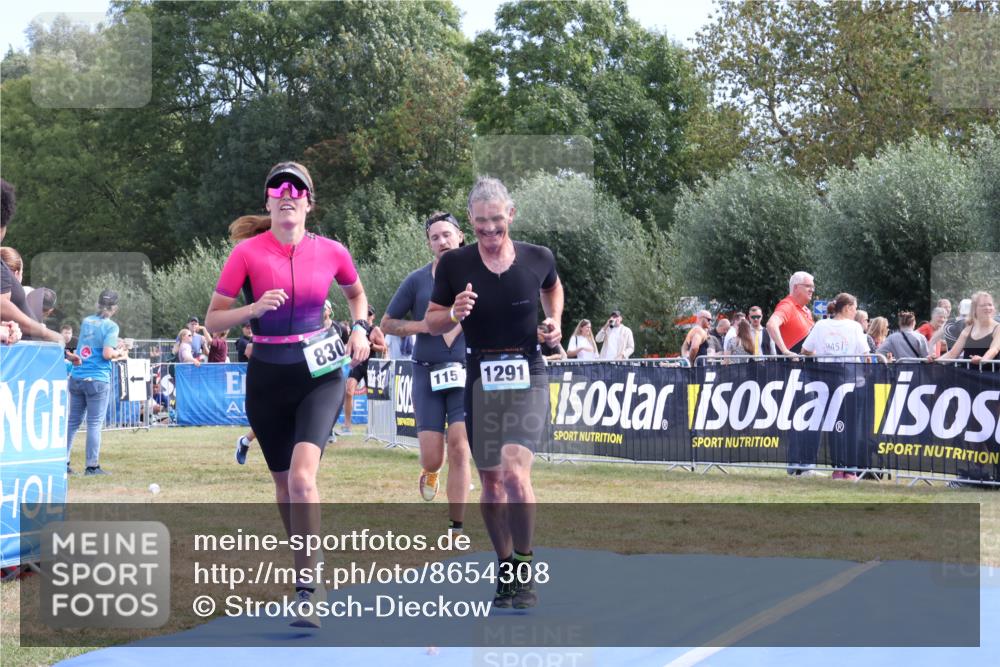 31.08.2025 - Elbe Triathlon Hamburg Strokosch-Dieckow http://msf.ph/oto/8654308 31.08.2025 11:34:22 Ziel 830, 1134, 1159, 1279, 1291 meine-sportfotos.de