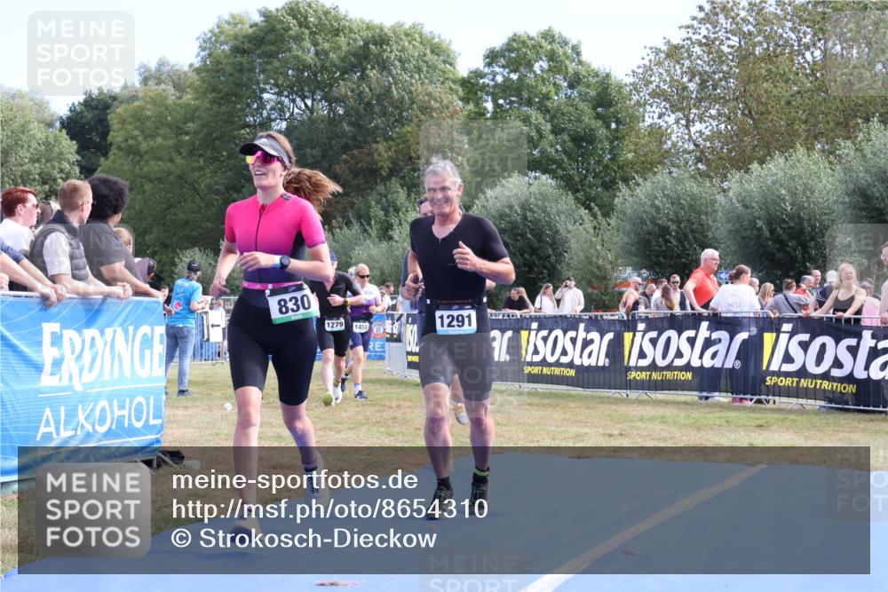 31.08.2025 - Elbe Triathlon Hamburg Strokosch-Dieckow http://msf.ph/oto/8654310 31.08.2025 11:34:22 Ziel 830, 1134, 1159, 1279, 1291 meine-sportfotos.de