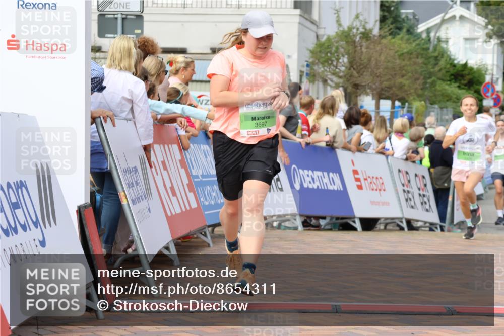 31.08.2025 - 21. Blankeneser Heldenlauf Strokosch-Dieckow http://msf.ph/oto/8654311 31.08.2025 11:04:36 Ziel 3202, 3132, 3113, 3112, 3697, 3326, 3418 meine-sportfotos.de