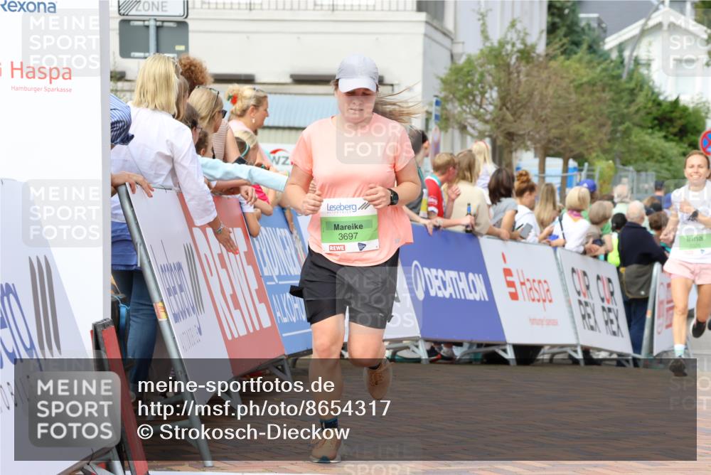 31.08.2025 - 21. Blankeneser Heldenlauf Strokosch-Dieckow http://msf.ph/oto/8654317 31.08.2025 11:04:35 Ziel 3202, 3132, 3697, 3326, 3418 meine-sportfotos.de