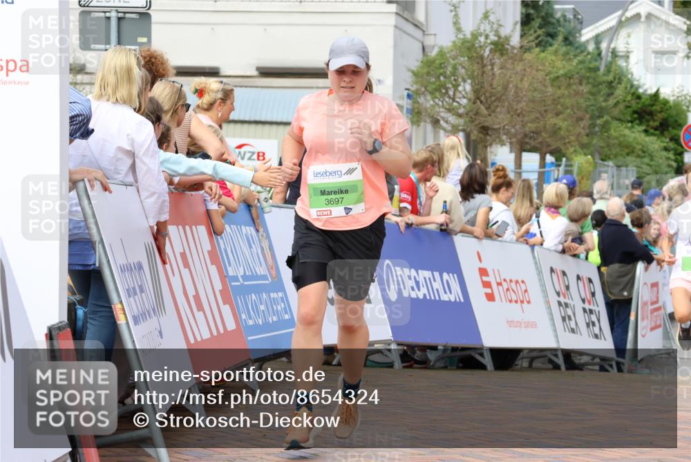 31.08.2025 - 21. Blankeneser Heldenlauf Strokosch-Dieckow http://msf.ph/oto/8654324 31.08.2025 11:04:35 Ziel 3202, 3132, 3697, 3326, 3418 meine-sportfotos.de