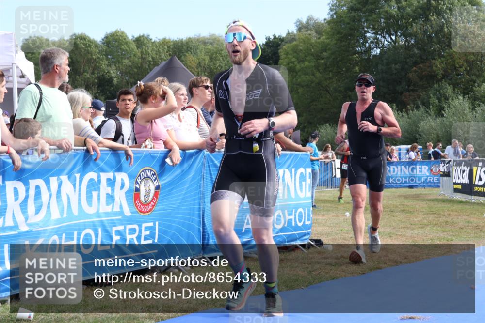 31.08.2025 - Elbe Triathlon Hamburg Strokosch-Dieckow http://msf.ph/oto/8654333 31.08.2025 11:34:30 Ziel 1134, 1279, 1286 meine-sportfotos.de
