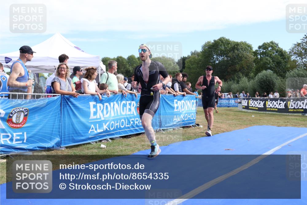 31.08.2025 - Elbe Triathlon Hamburg Strokosch-Dieckow http://msf.ph/oto/8654335 31.08.2025 11:34:31 Ziel 1134, 1279, 1286 meine-sportfotos.de