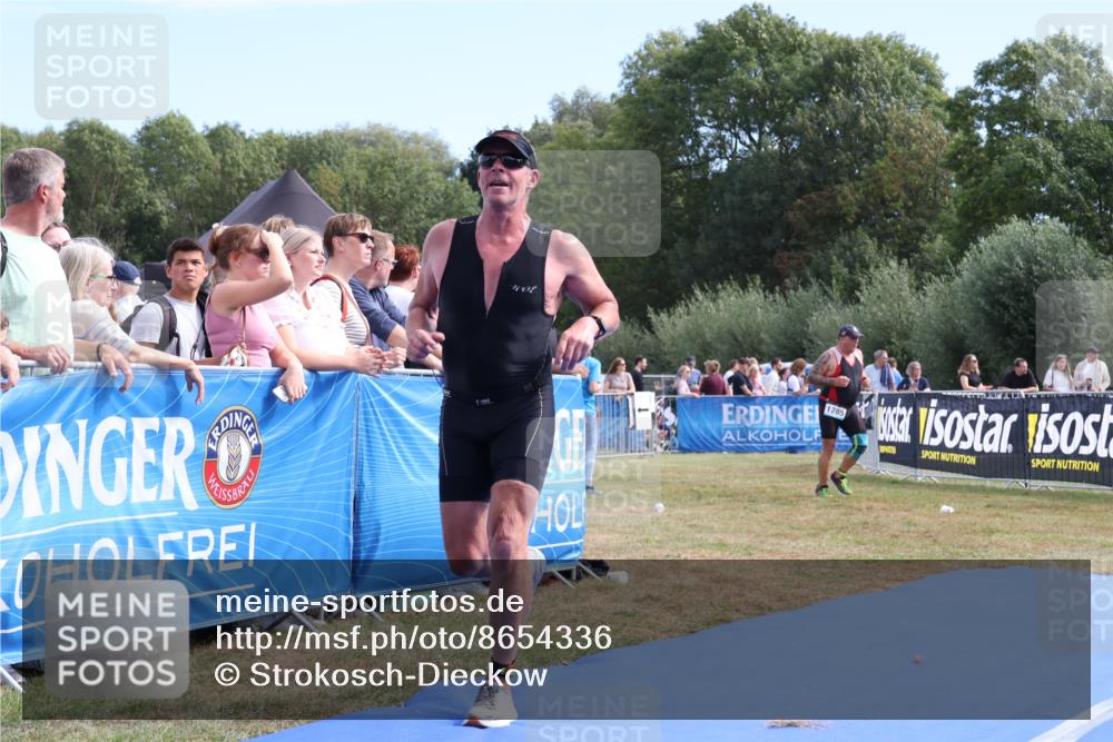 31.08.2025 - Elbe Triathlon Hamburg Strokosch-Dieckow http://msf.ph/oto/8654336 31.08.2025 11:34:32 Ziel 1134, 1279, 1286 meine-sportfotos.de