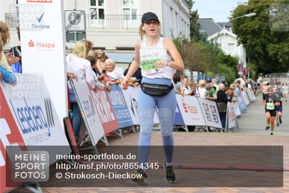 31.08.2025 - 21. Blankeneser Heldenlauf Strokosch-Dieckow http://msf.ph/oto/8654345 31.08.2025 11:04:23 Ziel 3635, 3198 meine-sportfotos.de