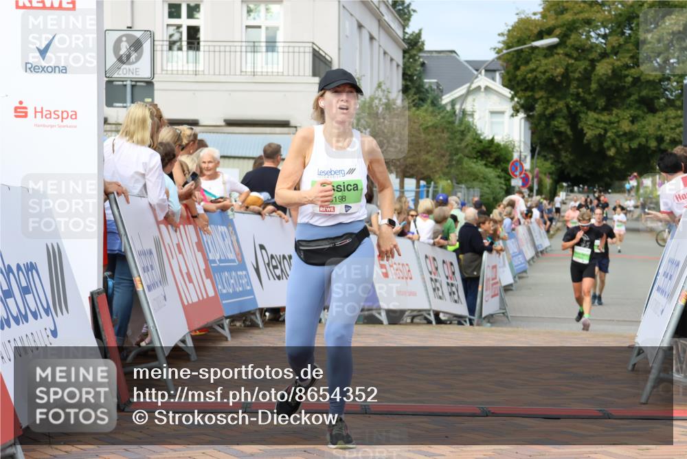 31.08.2025 - 21. Blankeneser Heldenlauf Strokosch-Dieckow http://msf.ph/oto/8654352 31.08.2025 11:04:23 Ziel 3635, 3198 meine-sportfotos.de