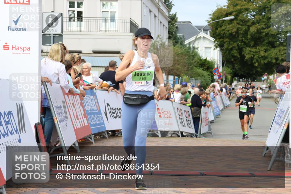 31.08.2025 - 21. Blankeneser Heldenlauf Strokosch-Dieckow http://msf.ph/oto/8654354 31.08.2025 11:04:23 Ziel 3635, 3198 meine-sportfotos.de