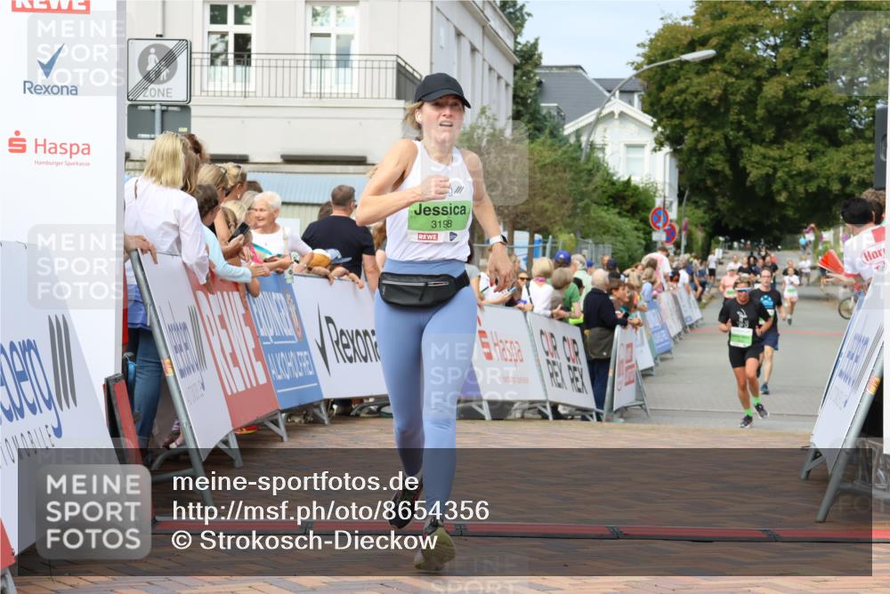 31.08.2025 - 21. Blankeneser Heldenlauf Strokosch-Dieckow http://msf.ph/oto/8654356 31.08.2025 11:04:23 Ziel 3635, 3198 meine-sportfotos.de