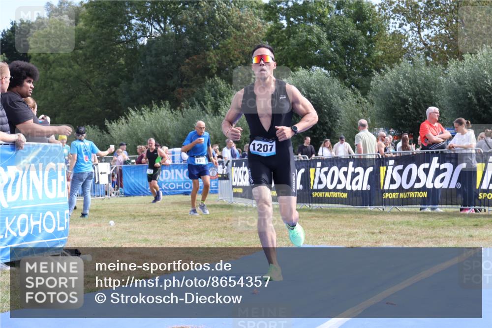 31.08.2025 - Elbe Triathlon Hamburg Strokosch-Dieckow http://msf.ph/oto/8654357 31.08.2025 11:35:00 Ziel 1207 meine-sportfotos.de