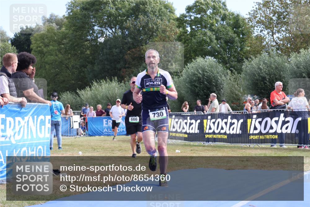 31.08.2025 - Elbe Triathlon Hamburg Strokosch-Dieckow http://msf.ph/oto/8654360 31.08.2025 11:35:10 Ziel 666, 730, 1156, 1305 meine-sportfotos.de