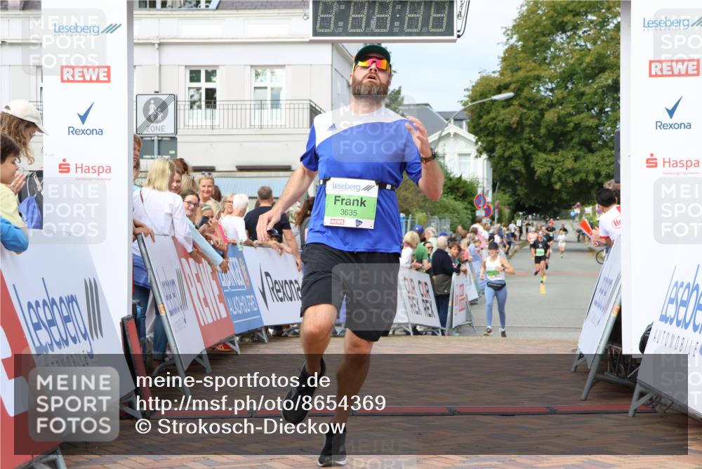 31.08.2025 - 21. Blankeneser Heldenlauf Strokosch-Dieckow http://msf.ph/oto/8654369 31.08.2025 11:04:17 Ziel 3131, 3567, 3635 meine-sportfotos.de