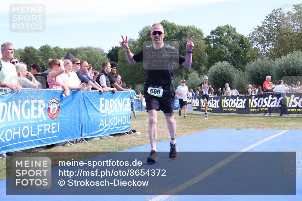 31.08.2025 - Elbe Triathlon Hamburg Strokosch-Dieckow http://msf.ph/oto/8654372 31.08.2025 11:35:14 Ziel 666, 730, 1156, 1305 meine-sportfotos.de