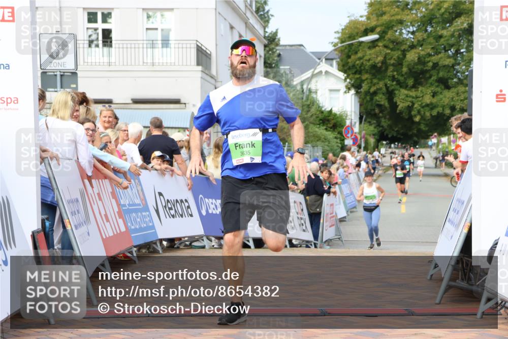 31.08.2025 - 21. Blankeneser Heldenlauf Strokosch-Dieckow http://msf.ph/oto/8654382 31.08.2025 11:04:17 Ziel 3131, 3567, 3635 meine-sportfotos.de