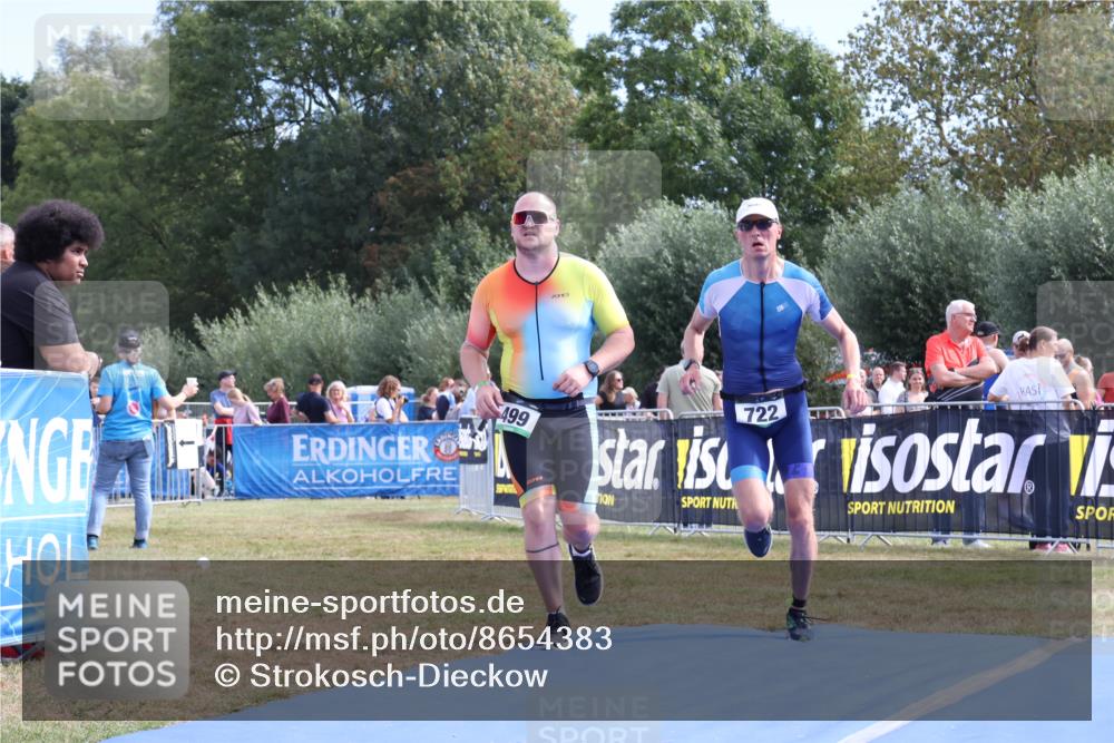 31.08.2025 - Elbe Triathlon Hamburg Strokosch-Dieckow http://msf.ph/oto/8654383 31.08.2025 11:35:26 Ziel 499, 722 meine-sportfotos.de