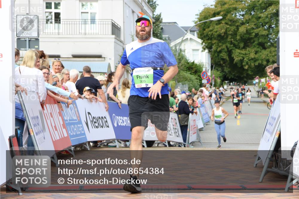 31.08.2025 - 21. Blankeneser Heldenlauf Strokosch-Dieckow http://msf.ph/oto/8654384 31.08.2025 11:04:17 Ziel 3131, 3567, 3635 meine-sportfotos.de