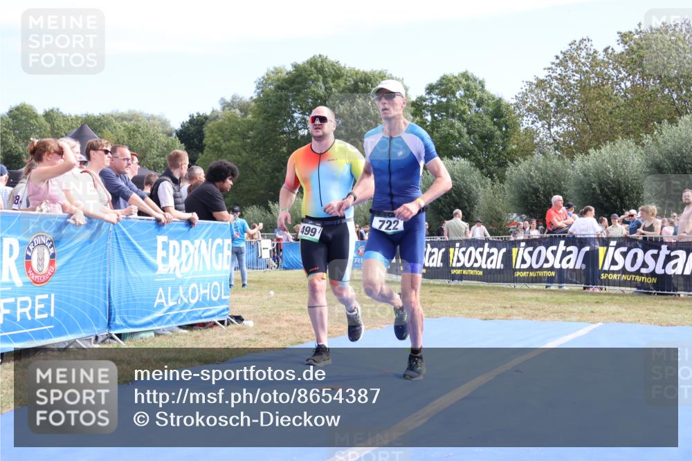 31.08.2025 - Elbe Triathlon Hamburg Strokosch-Dieckow http://msf.ph/oto/8654387 31.08.2025 11:35:28 Ziel 499, 722 meine-sportfotos.de