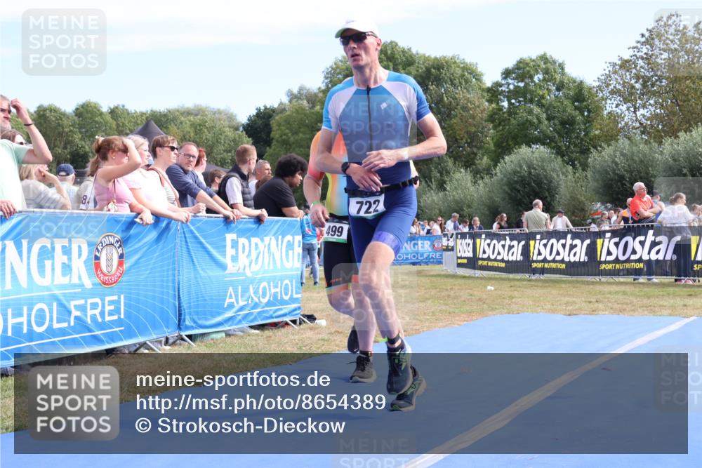 31.08.2025 - Elbe Triathlon Hamburg Strokosch-Dieckow http://msf.ph/oto/8654389 31.08.2025 11:35:28 Ziel 499, 722 meine-sportfotos.de