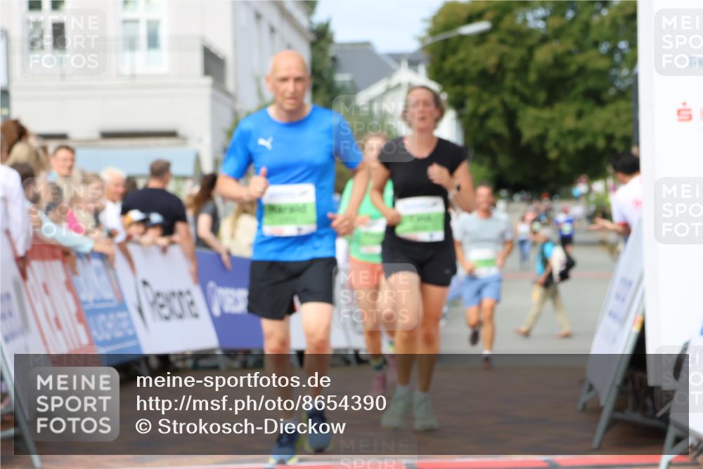 31.08.2025 - 21. Blankeneser Heldenlauf Strokosch-Dieckow http://msf.ph/oto/8654390 31.08.2025 11:04:06 Ziel 3131, 3567, 3362, 3052, 3051, 3303, 3256, 3328 meine-sportfotos.de