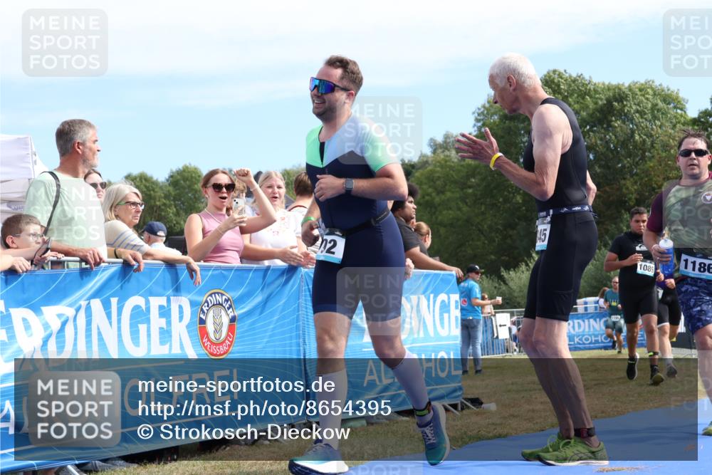 31.08.2025 - Elbe Triathlon Hamburg Strokosch-Dieckow http://msf.ph/oto/8654395 31.08.2025 11:35:56 Ziel 413, 829, 837, 992, 1089, 1186 meine-sportfotos.de