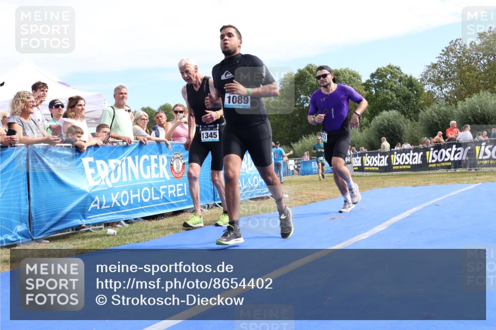 31.08.2025 - Elbe Triathlon Hamburg Strokosch-Dieckow http://msf.ph/oto/8654402 31.08.2025 11:35:59 Ziel 413, 837, 992, 1089, 1186, 1199 meine-sportfotos.de