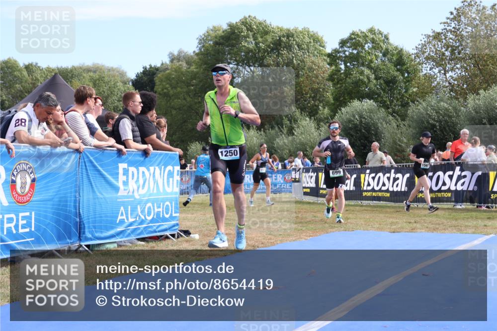 31.08.2025 - Elbe Triathlon Hamburg Strokosch-Dieckow http://msf.ph/oto/8654419 31.08.2025 11:36:29 Ziel 699, 1250 meine-sportfotos.de