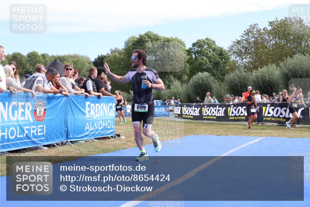 31.08.2025 - Elbe Triathlon Hamburg Strokosch-Dieckow http://msf.ph/oto/8654424 31.08.2025 11:36:32 Ziel 699, 1250 meine-sportfotos.de