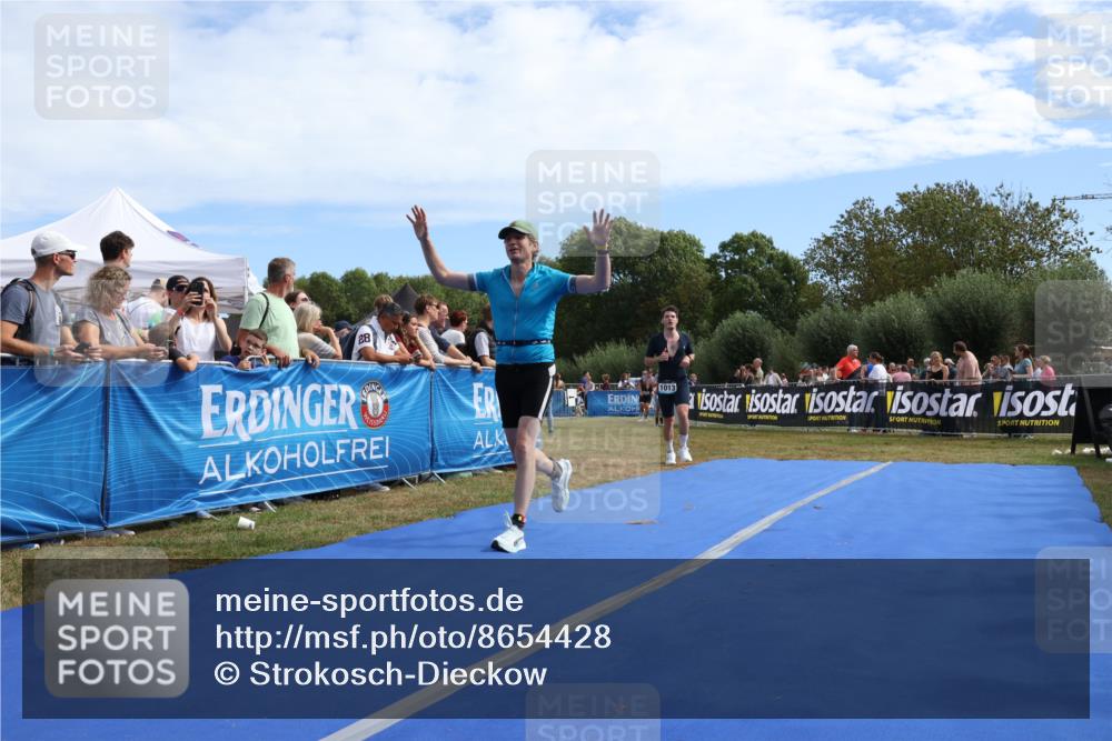 31.08.2025 - Elbe Triathlon Hamburg Strokosch-Dieckow http://msf.ph/oto/8654428 31.08.2025 11:36:43 Ziel 703, 848, 1013 meine-sportfotos.de