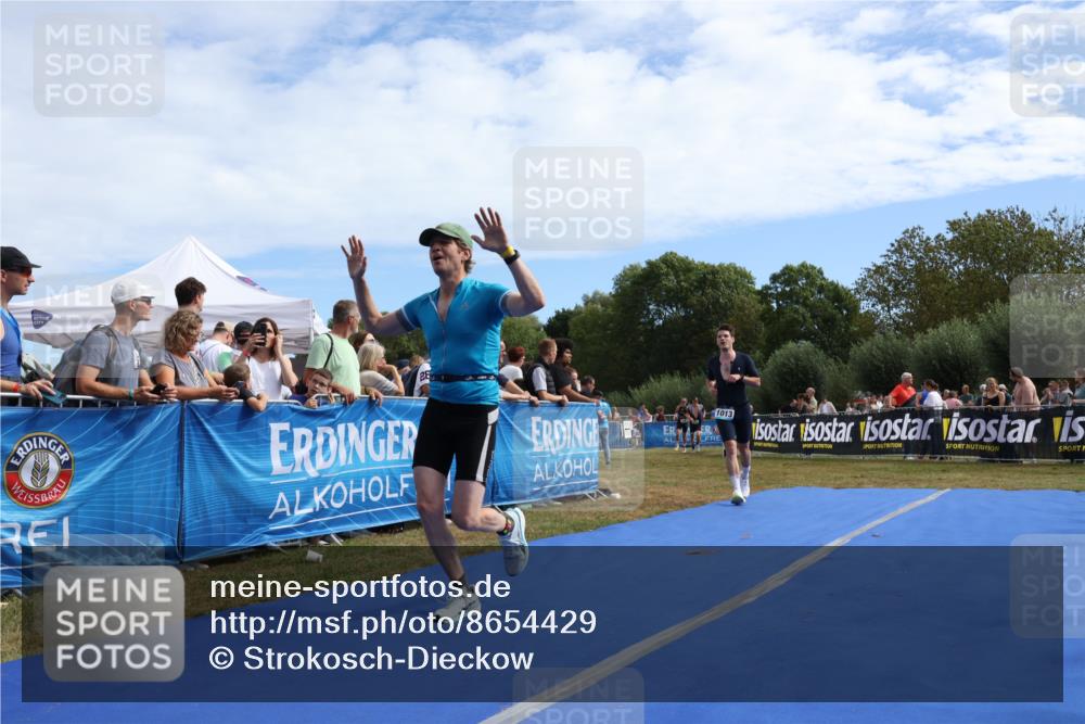 31.08.2025 - Elbe Triathlon Hamburg Strokosch-Dieckow http://msf.ph/oto/8654429 31.08.2025 11:36:44 Ziel 703, 848, 1013, 1217 meine-sportfotos.de