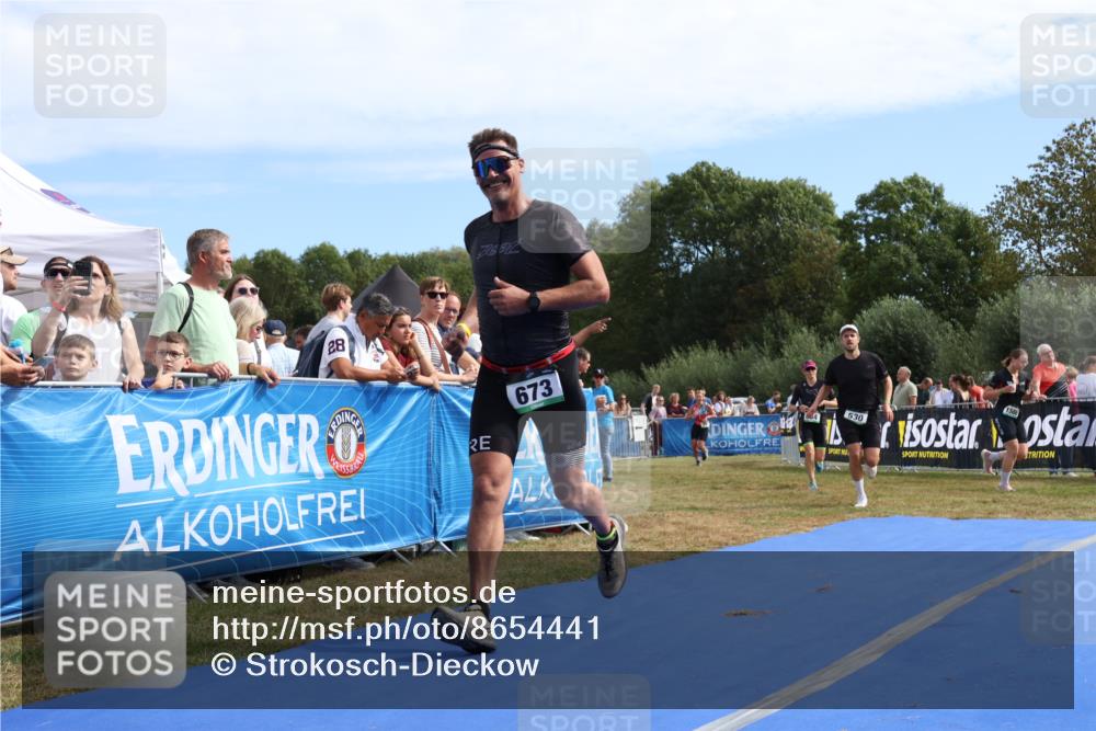 31.08.2025 - Elbe Triathlon Hamburg Strokosch-Dieckow http://msf.ph/oto/8654441 31.08.2025 11:37:00 Ziel 508, 530, 673, 786, 853, 884 meine-sportfotos.de