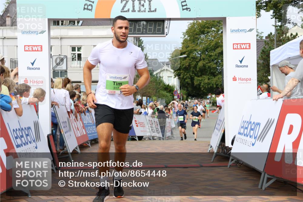 31.08.2025 - 21. Blankeneser Heldenlauf Strokosch-Dieckow http://msf.ph/oto/8654448 31.08.2025 11:03:54 Ziel 3119, 3118, 3679, 3174, 3052, 3051 meine-sportfotos.de