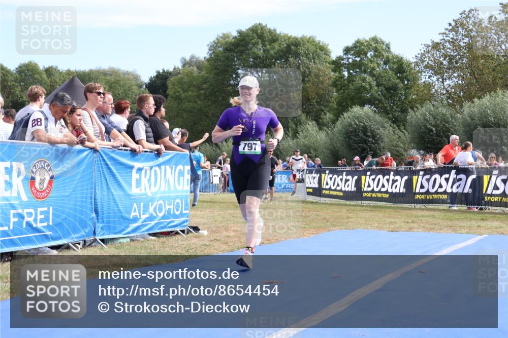 31.08.2025 - Elbe Triathlon Hamburg Strokosch-Dieckow http://msf.ph/oto/8654454 31.08.2025 11:37:12 Ziel 786, 797, 1125 meine-sportfotos.de