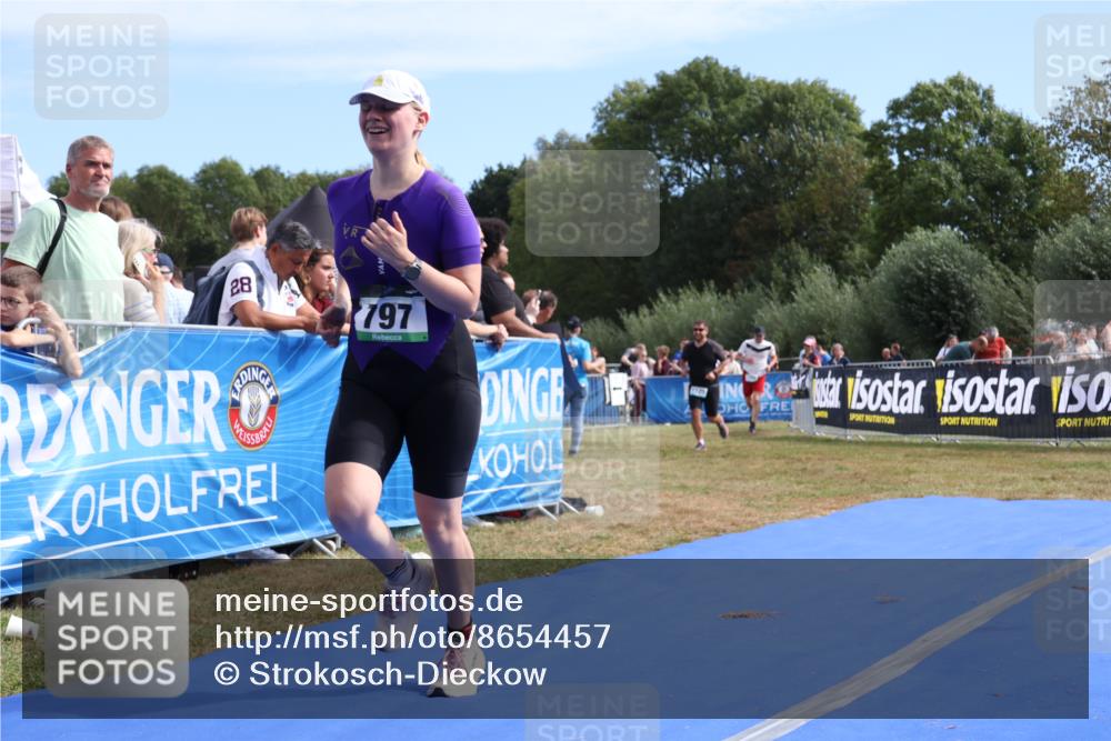 31.08.2025 - Elbe Triathlon Hamburg Strokosch-Dieckow http://msf.ph/oto/8654457 31.08.2025 11:37:13 Ziel 797, 866, 1125 meine-sportfotos.de