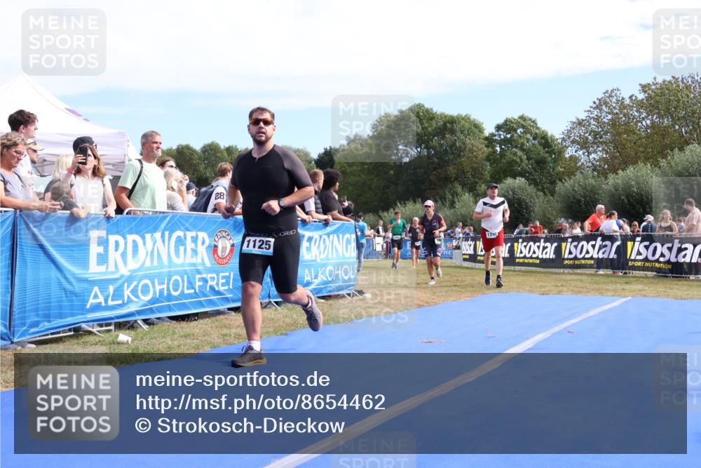 31.08.2025 - Elbe Triathlon Hamburg Strokosch-Dieckow http://msf.ph/oto/8654462 31.08.2025 11:37:19 Ziel 866, 1125, 1242, 1329 meine-sportfotos.de
