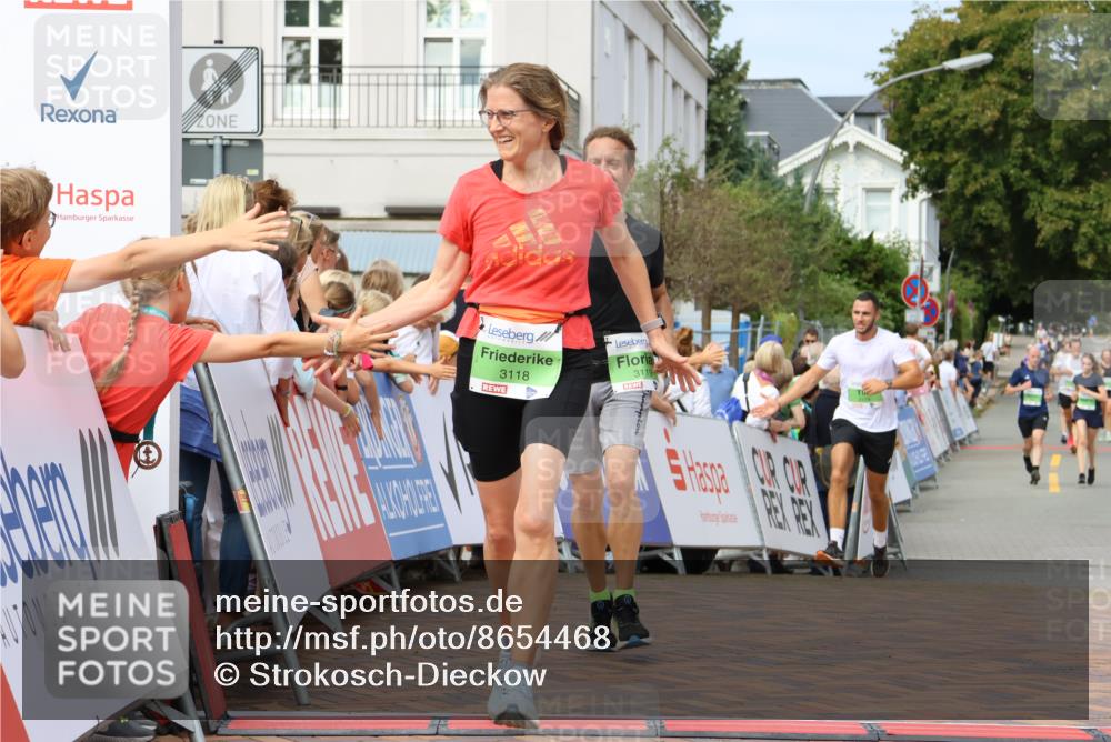 31.08.2025 - 21. Blankeneser Heldenlauf Strokosch-Dieckow http://msf.ph/oto/8654468 31.08.2025 11:03:49 Ziel 3119, 3118, 3679, 3174 meine-sportfotos.de
