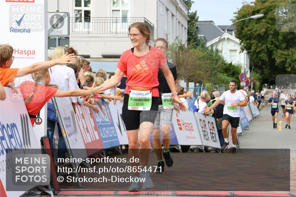 31.08.2025 - 21. Blankeneser Heldenlauf Strokosch-Dieckow http://msf.ph/oto/8654471 31.08.2025 11:03:49 Ziel 3119, 3118, 3679, 3174 meine-sportfotos.de