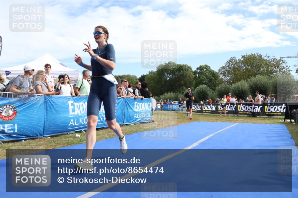 31.08.2025 - Elbe Triathlon Hamburg Strokosch-Dieckow http://msf.ph/oto/8654474 31.08.2025 11:37:30 Ziel 432, 821, 1242, 1261, 1329, 1352 meine-sportfotos.de