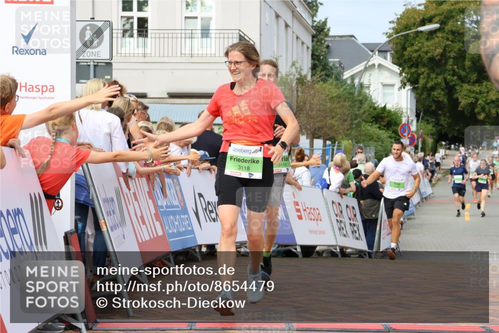 31.08.2025 - 21. Blankeneser Heldenlauf Strokosch-Dieckow http://msf.ph/oto/8654479 31.08.2025 11:03:49 Ziel 3119, 3118, 3679, 3174 meine-sportfotos.de