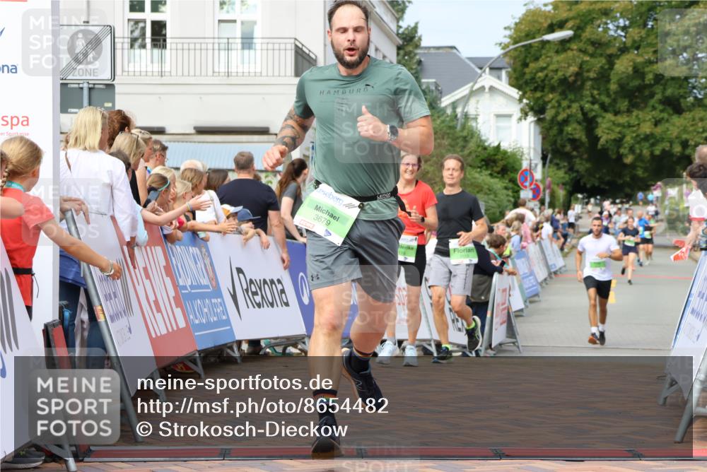 31.08.2025 - 21. Blankeneser Heldenlauf Strokosch-Dieckow http://msf.ph/oto/8654482 31.08.2025 11:03:47 Ziel 3119, 3118, 3679, 3504 meine-sportfotos.de