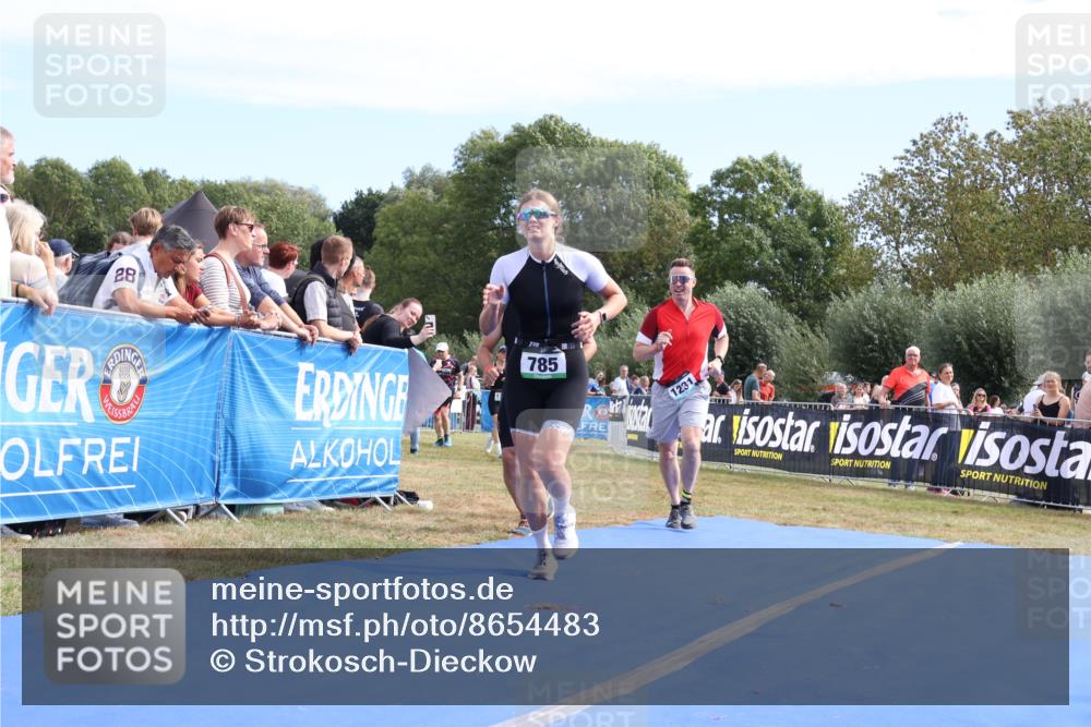 31.08.2025 - Elbe Triathlon Hamburg Strokosch-Dieckow http://msf.ph/oto/8654483 31.08.2025 11:37:41 Ziel 432, 524, 785, 821, 1231, 1236 meine-sportfotos.de
