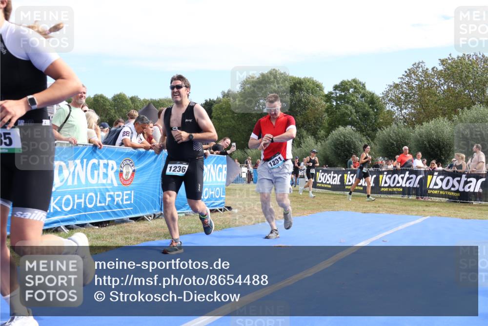 31.08.2025 - Elbe Triathlon Hamburg Strokosch-Dieckow http://msf.ph/oto/8654488 31.08.2025 11:37:43 Ziel 432, 524, 785, 821, 1231, 1236, 1312 meine-sportfotos.de