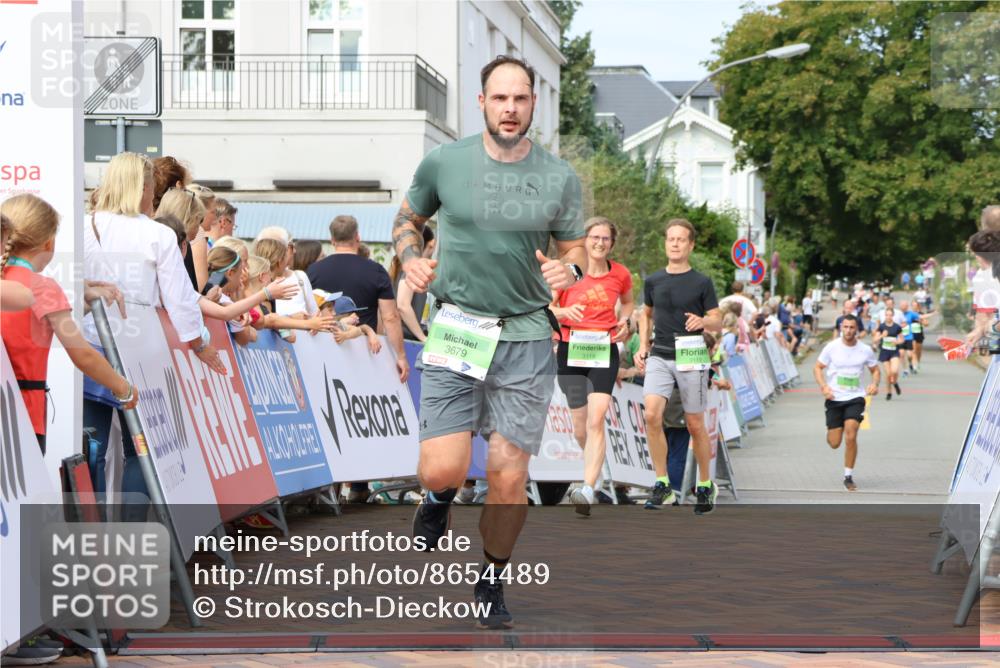31.08.2025 - 21. Blankeneser Heldenlauf Strokosch-Dieckow http://msf.ph/oto/8654489 31.08.2025 11:03:47 Ziel 3119, 3118, 3679, 3504 meine-sportfotos.de