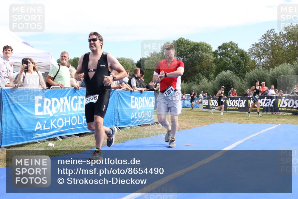 31.08.2025 - Elbe Triathlon Hamburg Strokosch-Dieckow http://msf.ph/oto/8654490 31.08.2025 11:37:43 Ziel 432, 524, 785, 821, 1231, 1236, 1312 meine-sportfotos.de