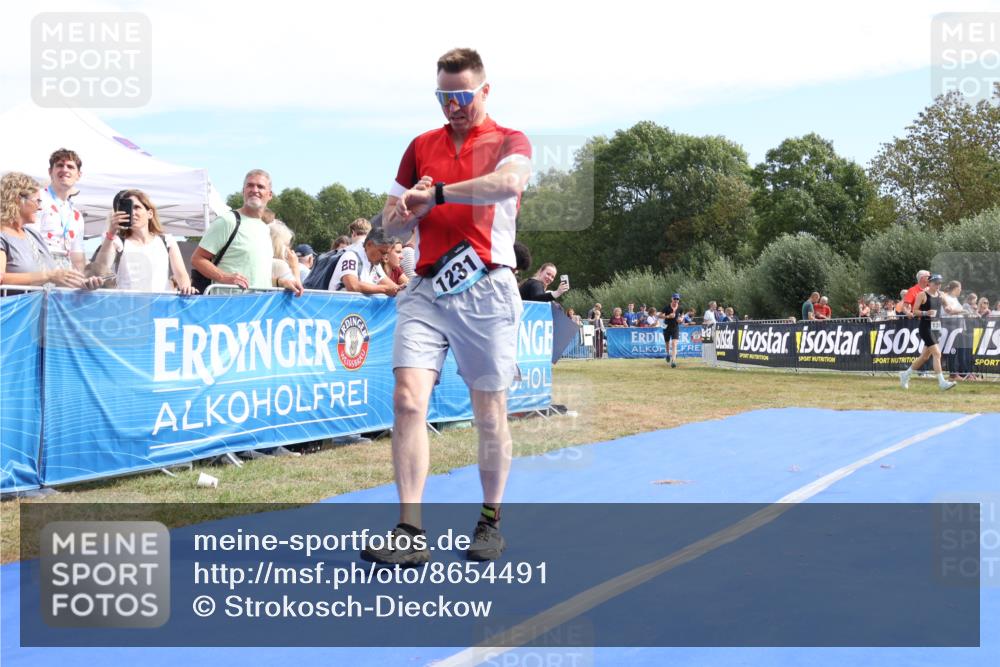 31.08.2025 - Elbe Triathlon Hamburg Strokosch-Dieckow http://msf.ph/oto/8654491 31.08.2025 11:37:44 Ziel 524, 785, 1231, 1236, 1312 meine-sportfotos.de