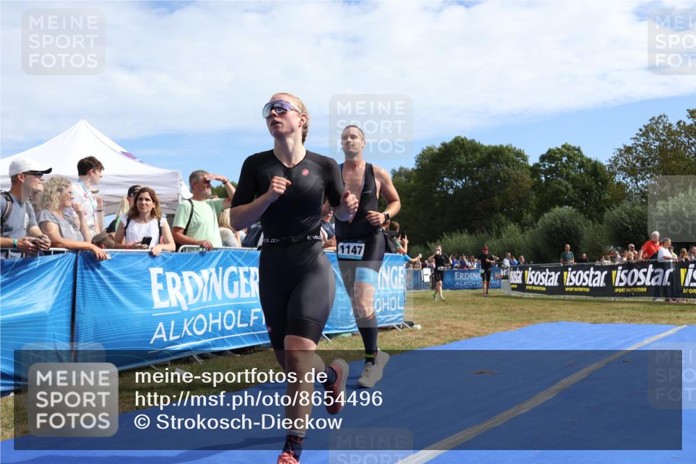 31.08.2025 - Elbe Triathlon Hamburg Strokosch-Dieckow http://msf.ph/oto/8654496 31.08.2025 11:37:59 Ziel 744, 815, 1147 meine-sportfotos.de